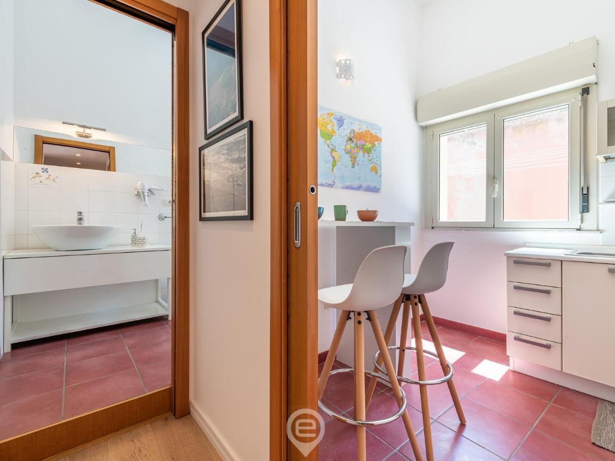 Apartamento La Finestra Sul Corso Cagliari Exterior foto
